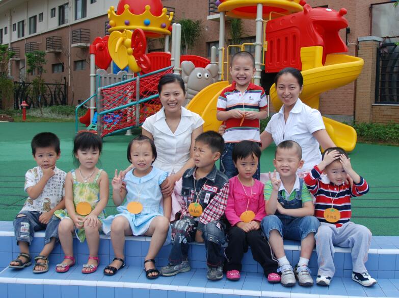 2008届毕业生.jpg 2008届毕业生.jpg