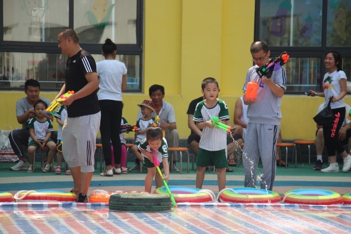 地冲浪,水上狂欢 --记里则中心园父亲节活动-滨