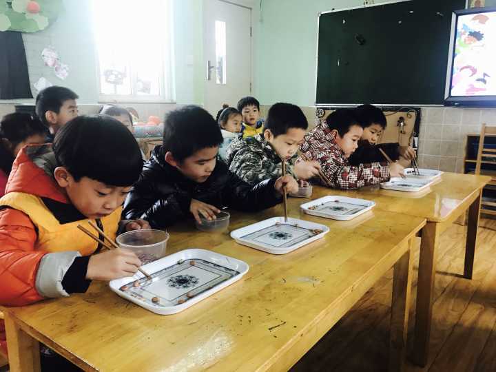 G:\大班生活自理竞赛资料\自理竞赛照片\3.jpg G:\大班生活自理竞赛资料\自理竞赛照片\3.jpg