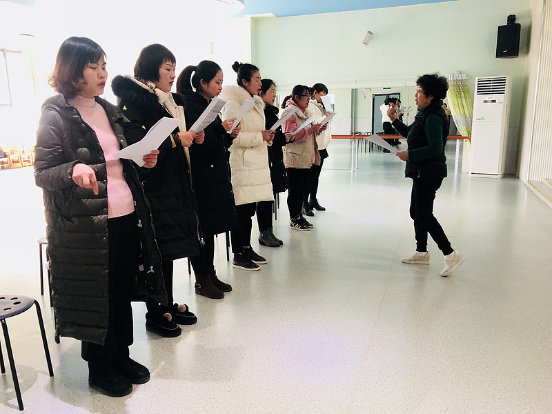 G:\2018年中班上\报道稿\声乐录音报道稿\1.jpg G:\2018年中班上\报道稿\声乐录音报道稿\1.jpg