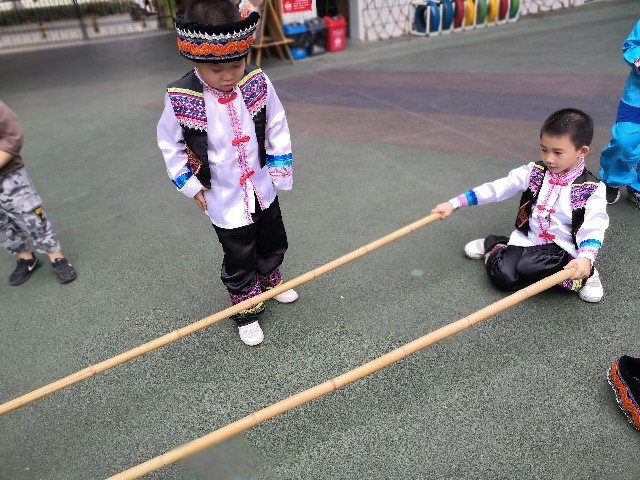 跳竹竿3.jpg