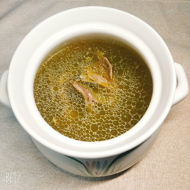 松茸菌鸽子汤.jpg 松茸菌鸽子汤.jpg