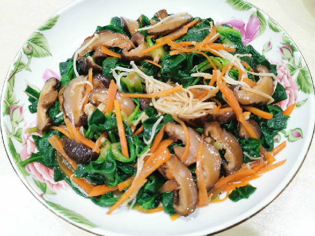 1凉拌特色菠菜.jpg 1凉拌特色菠菜.jpg