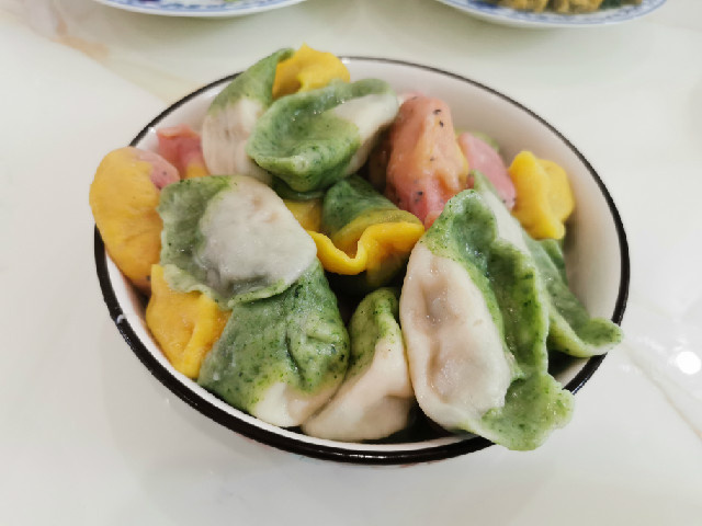 彩色白菜牛肉水饺.jpg 彩色白菜牛肉水饺.jpg