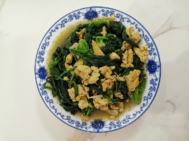 菠菜炒鸡蛋.jpg 菠菜炒鸡蛋.jpg